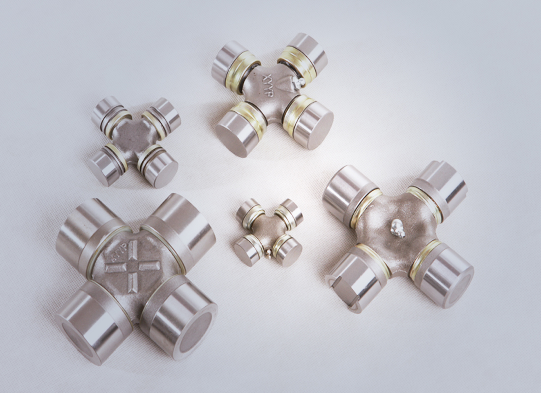 萬向節十字(zi)軸-EQ153方向機萬向節(jiē)-φ18×47-鷹牌軸承